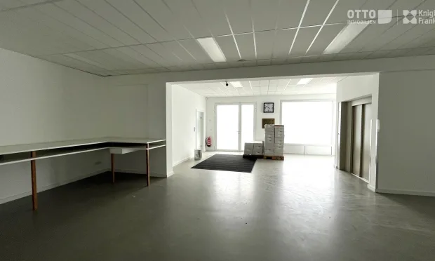 Optimal gelegene Betriebsobjekt mit Lager- und Bürofläche