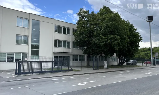 Optimal gelegene Betriebsobjekt mit Lager- und Bürofläche