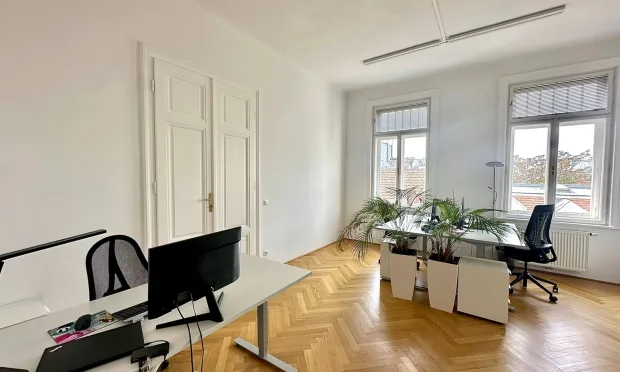 Lichtdurchflutetes Altbau-Büro nahe Mariahilfer Straße
