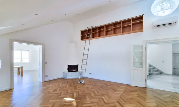 Penthouse Wohnung neben dem Rathaus