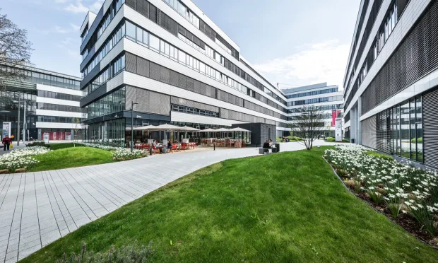 EURO PLAZA 5 - Modernes Arbeiten mit Campus-Feeling