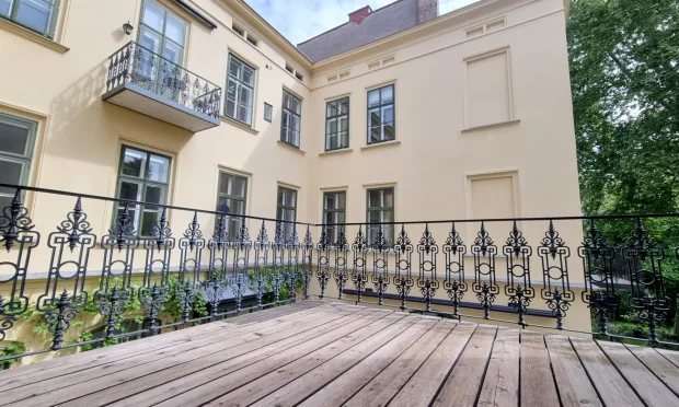 Altbauwohnung mit Terrasse - 5 Zimmer - unbefristet zu mieten