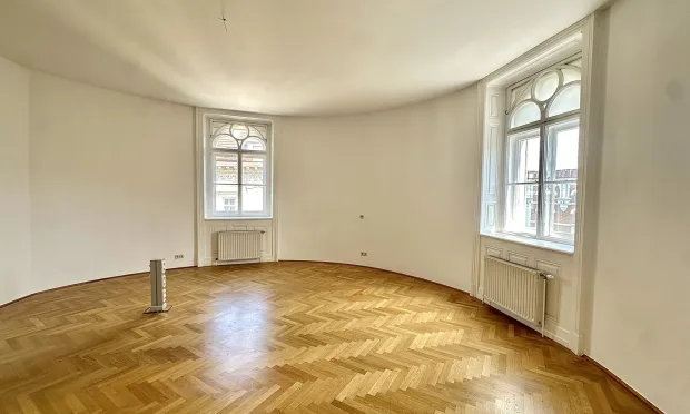 Repräsentatives Altbaubüro mit Fernblick