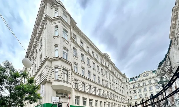 Arbeiten mit Stil – Großzügiges Altbaubüro in gefragter Citylage