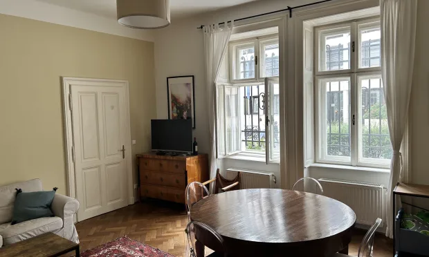 3 Zimmer Altbauwohnung in einem Stadt Palais