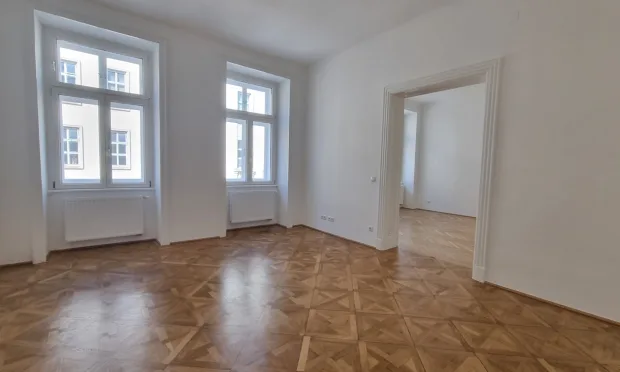 Erstbezug nach Sanierung - 2 Zimmer Altbau, Nähe Schottentor