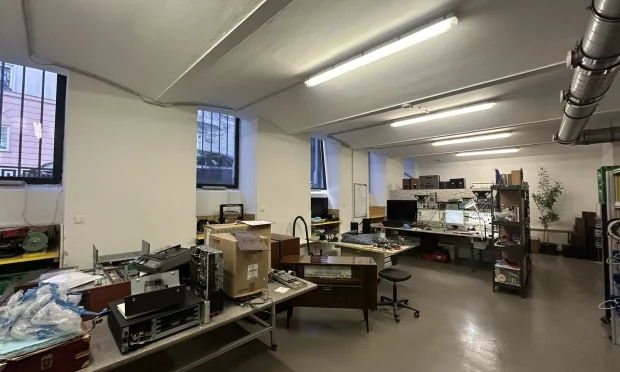 Ground floor office with gallery in prestigious old building