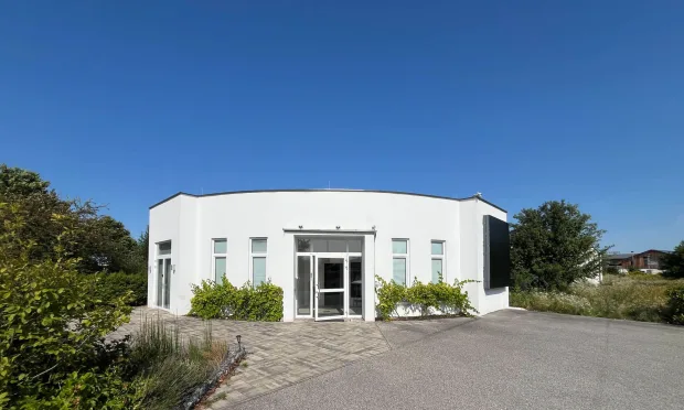 Produktionsliegenschaft direkt an der S5