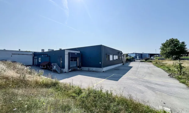 Produktionsliegenschaft direkt an der S5