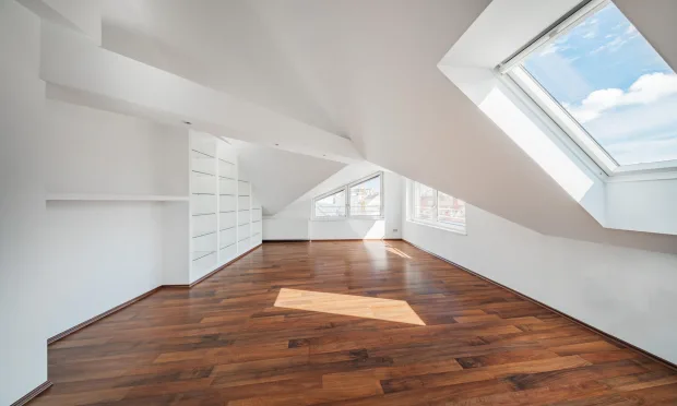 4-room apartment on the top floor with green views