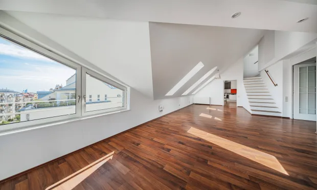 4-room apartment on the top floor with green views