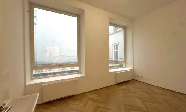 Bürofläche neben der Oper mit Waschbecken