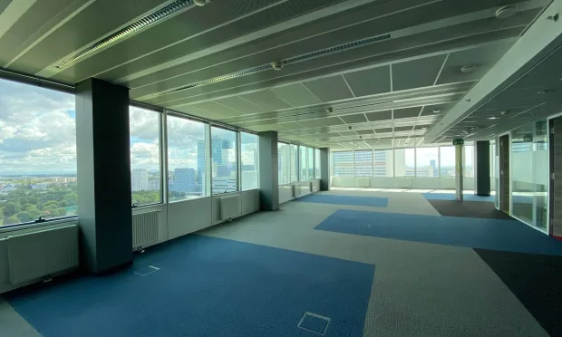 Moderne Büros mit Weitblick - SATURN TOWER