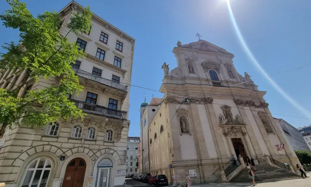 Fully renovated historic apartment next to the Dominican Church
