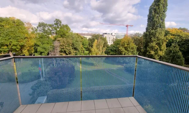 8,000 m² park – new-build apartment with balcony in Toskanahof