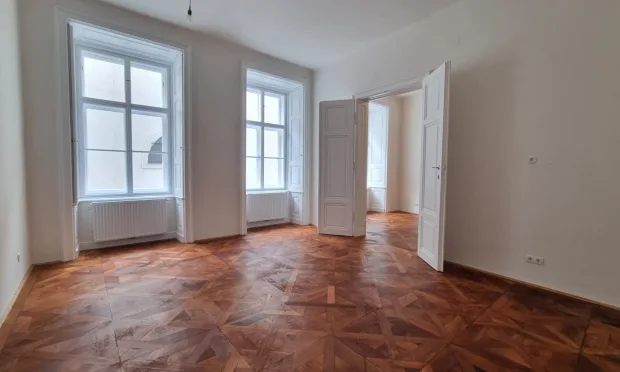Fully renovated historic apartment next to the Dominican Church