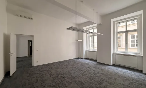 Right next to Kärntner Straße - office space
