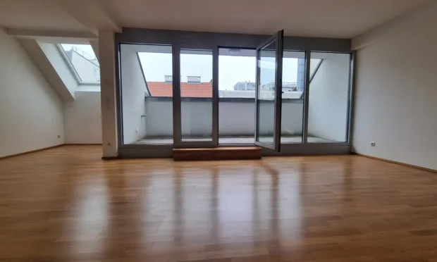 Top-floor apartment, first occupancy, 3 rooms with balcony