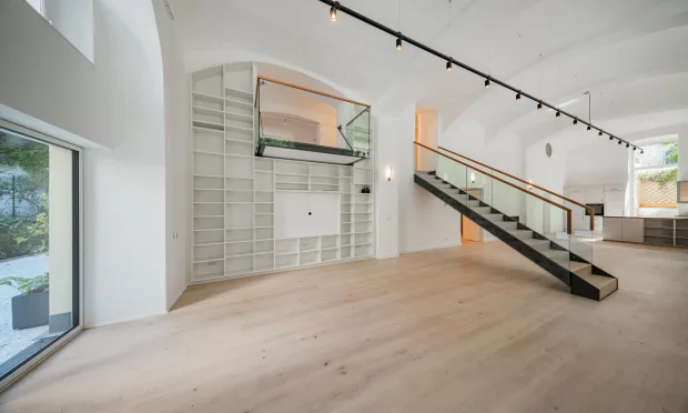 Wohnen beim Schloss Belvedere: Maisonettewohnung mit Loftcharakter & großzügiger Freiflächen