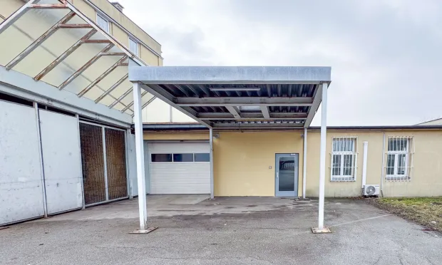 Commercial property with offices and warehouse unit