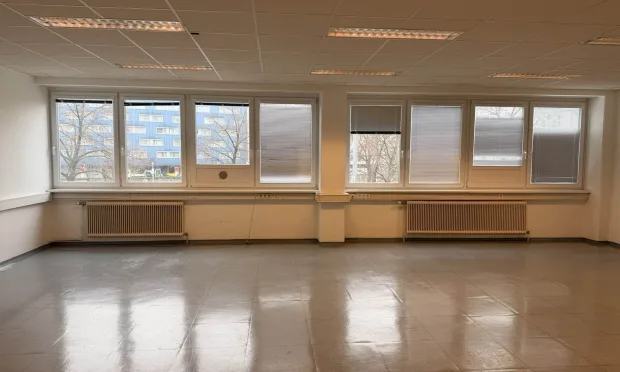 Gleich neben der U-Bahn Längenfeldgasse