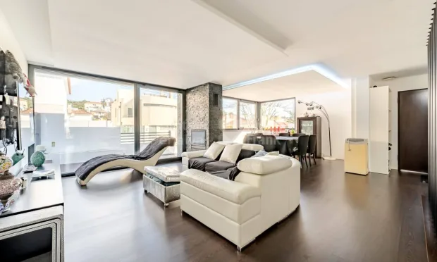 Moderne 4-Schlafzimmer-Villa mit Salzwasserpool in Caxias