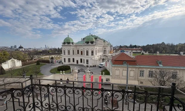 Prestige-Adresse: Altbaubüro mit Blick auf Schloss Belvedere
