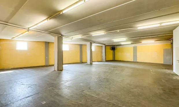 Gewerbeeinheit mit Lager