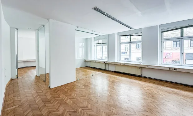 Arbeiten mit Stil – Großzügiges Altbaubüro in gefragter Citylage