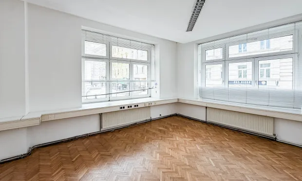 Arbeiten mit Stil – Großzügiges Altbaubüro in gefragter Citylage