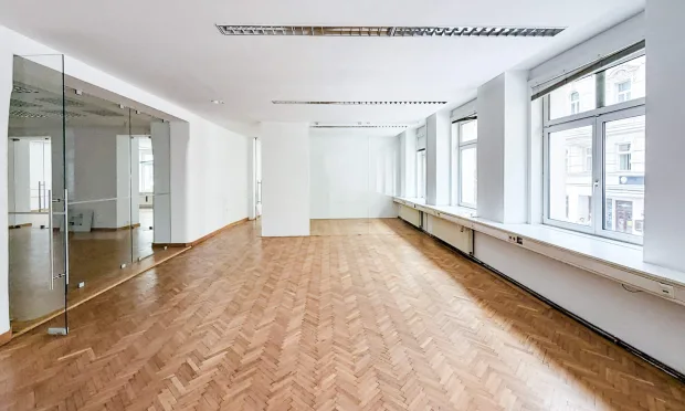 Arbeiten mit Stil – Großzügiges Altbaubüro in gefragter Citylage