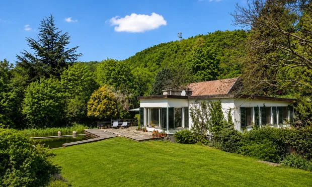 Bungalow & Stadl auf 5.600 m² Grund - Erweiterungspotenzial bis ca. 300 m² Wohnfläche