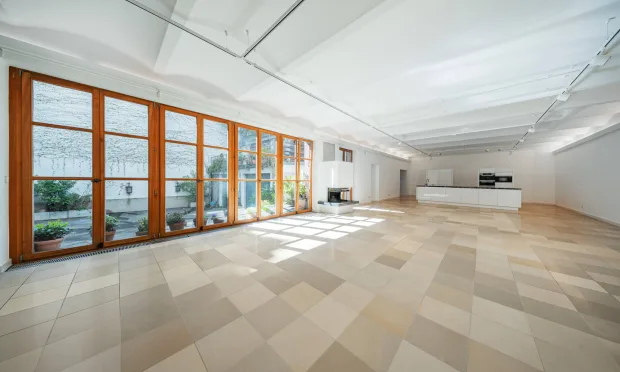 Stylish Loft with Garden & Terrace in the Heart of the 9th District
