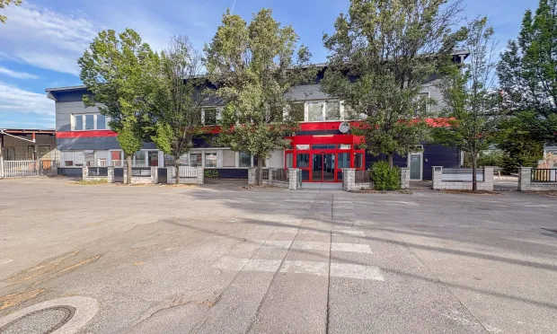 Prime commercial property near Vienna: 15,438 m² of retail space, halls, office space and outdoor areas – available for lease or purchase!