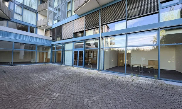 Repräsentative Gewerbefläche 295m² mit großer Terrasse in Frequenzlage