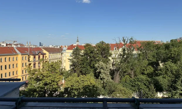 Spacious 4-Room Period Apartment in Vienna's 18th District – Ideal for Shared Living
