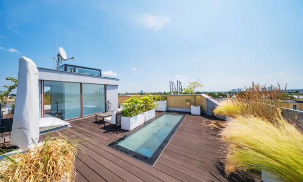 Elegant Penthouse with Historic Charm and an Exclusive Rooftop Garden in Hietzing