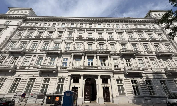 Vollmöbliertes Objekt im historischen Palais im 1. Bezirk