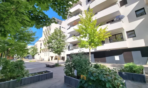 Peaceful green setting with direct views of Otto Benesch Park
